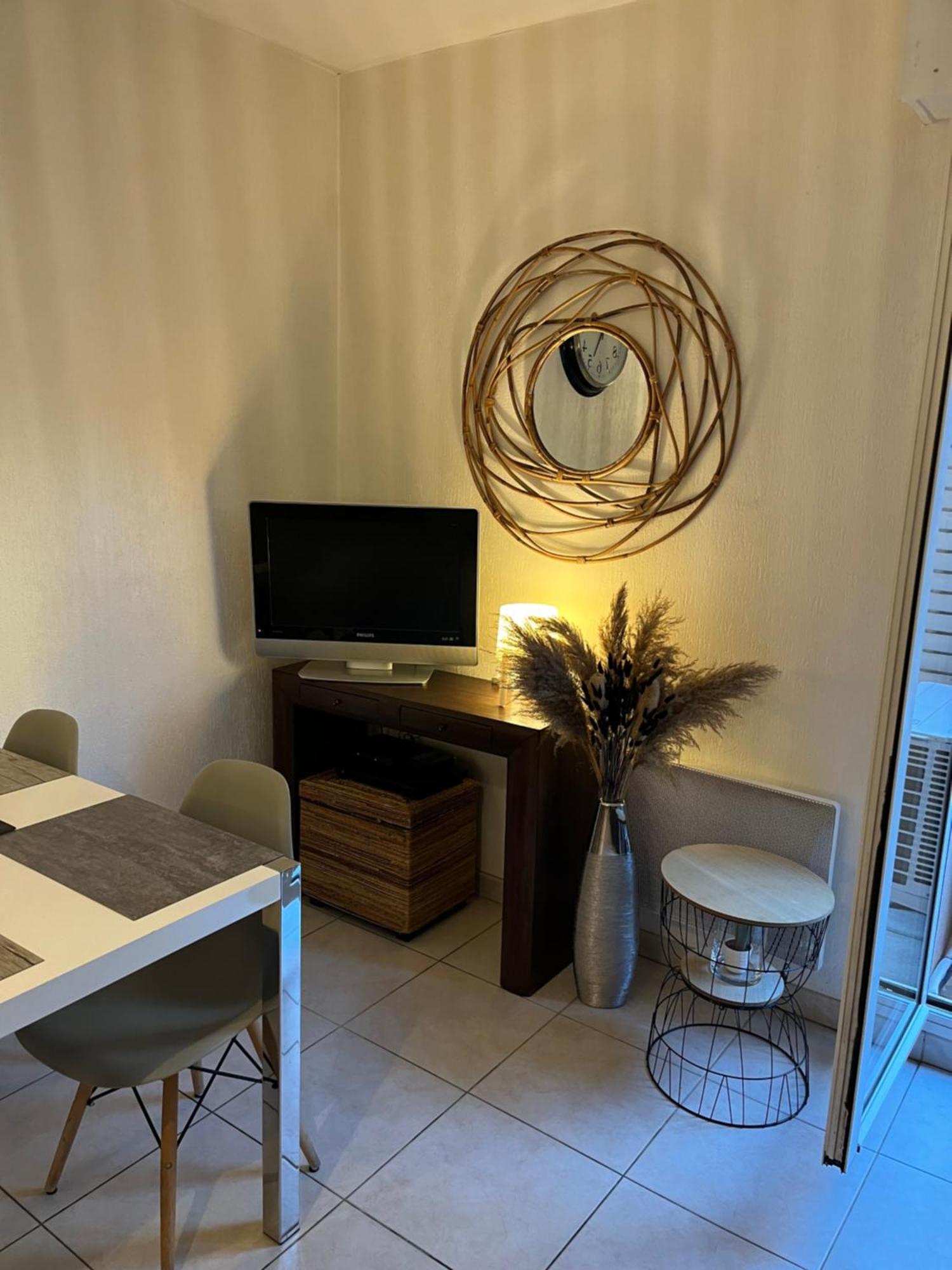 Appartement T2 Avec Terrasse Centre Ville D'Aix En Provence 普罗旺斯地区艾克斯 外观 照片